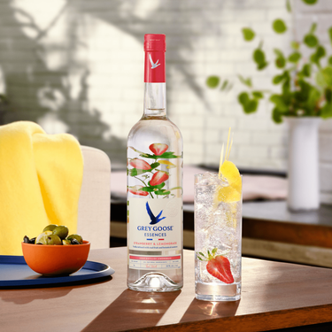 GREY GOOSE® Essences Strawberry & Lemongrass